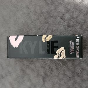 Kylie Jenner Matte Nova Lipstick